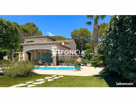 fréjus la tour de mare – belle maison individuelle avec piscine sur terrain arboré