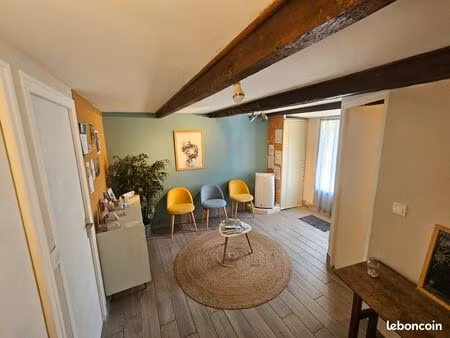 salle dans cabinet pluridisciplinaire