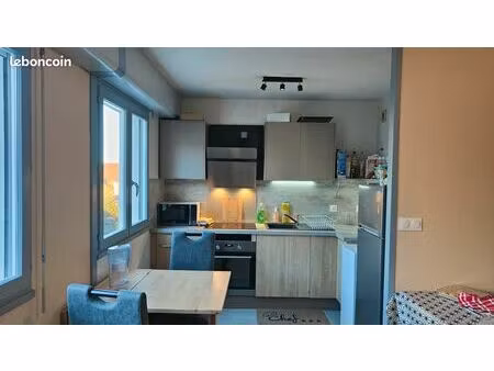 location grand studio de 35 m2  entièrement rénové  tarbes  secteur centre ville / jardin 