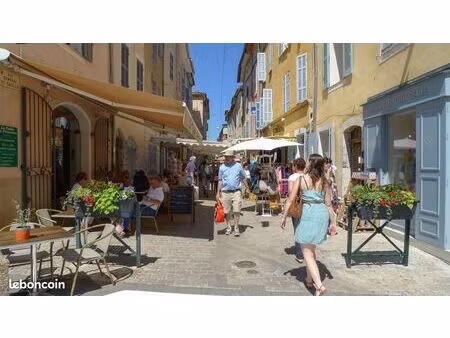 restaurant avec terrasse – emplacement n°1 – saint-maximin la sainte baume