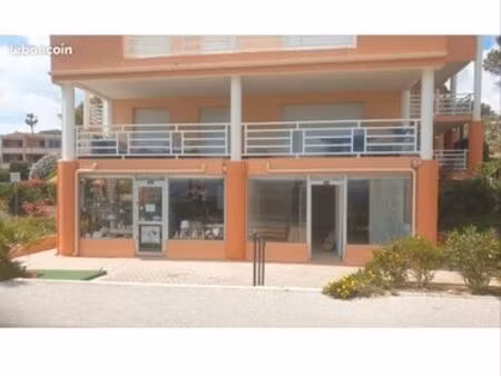 murs commerciaux 70m2 à vendre à cavalaire sur mer