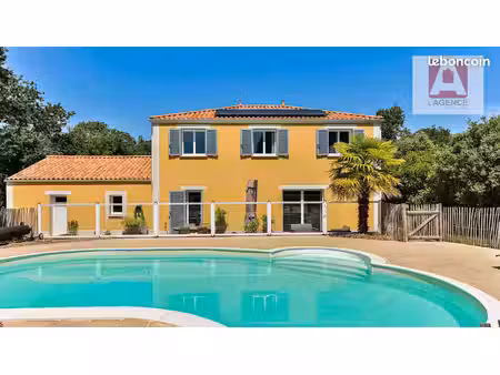 propriété 6 pièces 148 m²