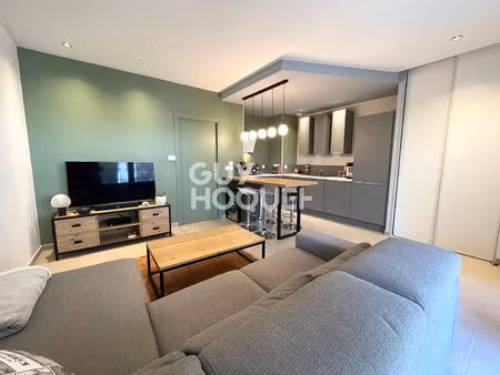 seyssins : appartement 2 pièces (49 m²) à louer