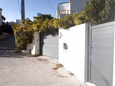 location la ciotat - type 3 rdc de villa avec terrasse