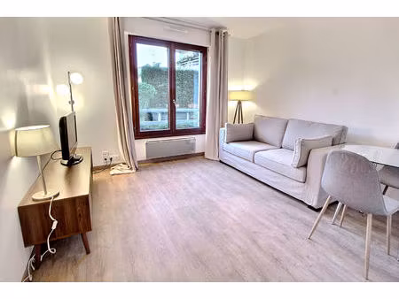 studio meuble
