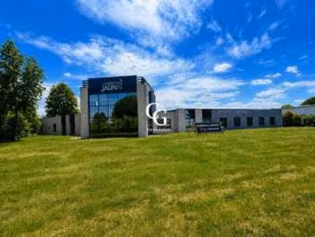 vente bureaux et commerces à vieillevigne (44116) : à vendre / 635m² vieillevigne