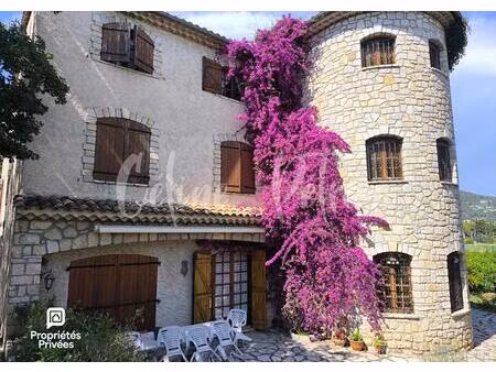 demeure de caractère avec tourelle et piscine - 413 m² - draguignan
