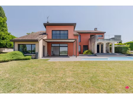 bien rare à la location - propriété d'exception avec piscine sur le grand large