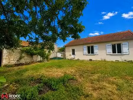 vente maison à moreilles (85450) : à vendre / 95m² moreilles