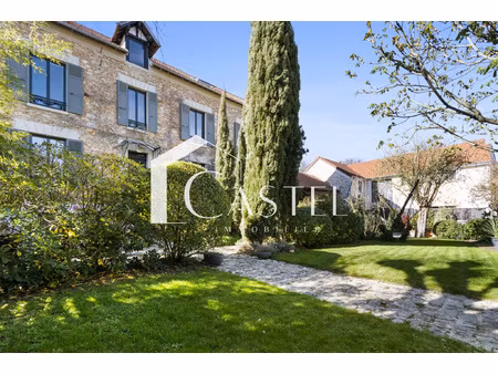 orgeval  propriété d'exception  210 m2  8 pièces