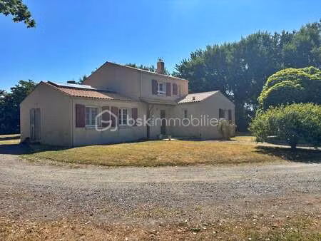 vente maison à petosse (85570) : à vendre / 153m² petosse