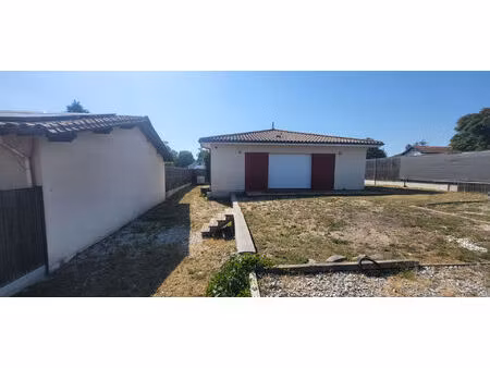 maison contemporaine à louer à salles - 4 pièces  3 chambres