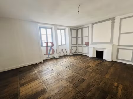 bel appartement + local professionnel