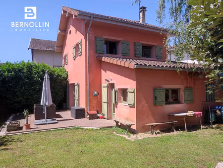 maison de village de 102 m2 avec terrain  3 chambres en plei