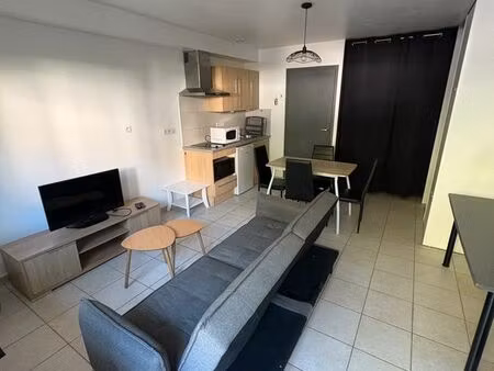 studio de 28m2 + parking  proche centre
