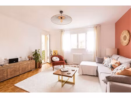 appartement rénové de 60 m² - 2 chambres