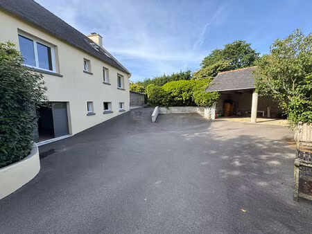 a vendre - maison proche landivisiau 6 pièces 115 m2