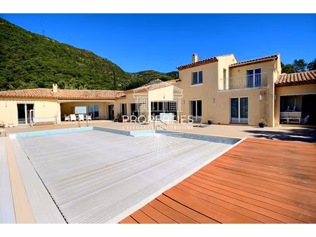 cavalaire - properiete de 263m² - vue mer - double garage - piscine
