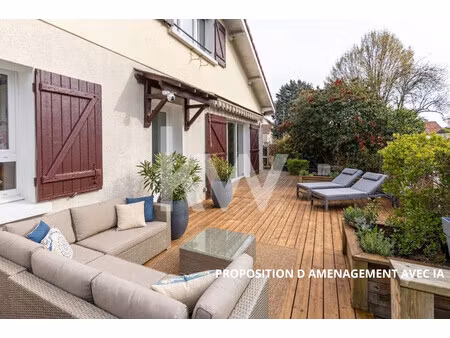 maison 8 pièces-6 chambres- à vendre à houilles