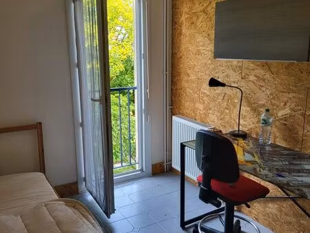 chambre meublée indépendante dans maison
