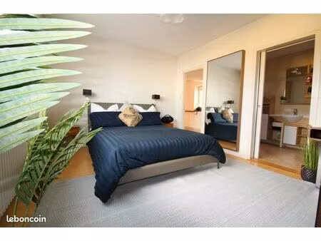 maison 8 pièces 261 m²