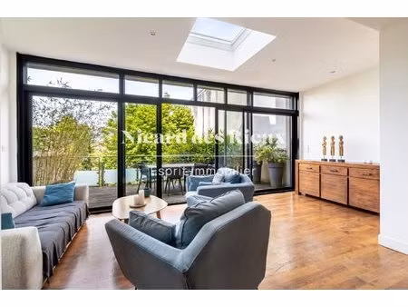 maison bourgeoise - 195m² - 4 chambres - garage - jardin
