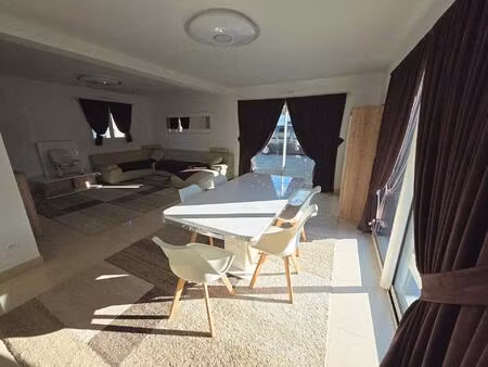 contemporaine lumineuse  spacieuse