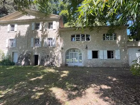 authentique propriété en pierre du xixᵉ siècle aux portes de montélimar