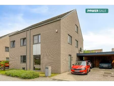 half open ben woning met 4 slaapkamers in schelle
