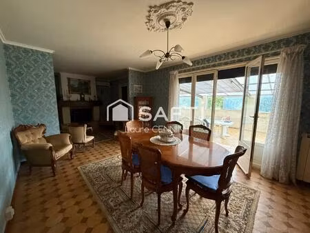 maison traditionnelle sur 2500 m² de terrain