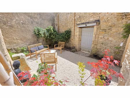 bel ensemble en coeur de village avec jardin et garage