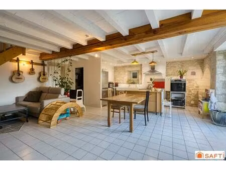 charentaise rénovée avec possibilité d'aménager espace professionnel ou locatif