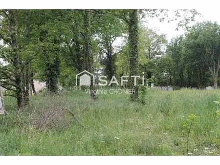terrain constructible de 1220m2 plat