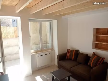 a louer maison t3 neuve & meublé centre bourg cugand (5min de clisson)