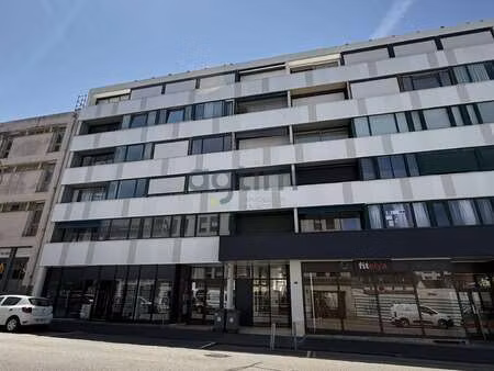 location appartement 3 pièces à la roche-sur-yon centre ville (85000) : à louer 3 pièces /