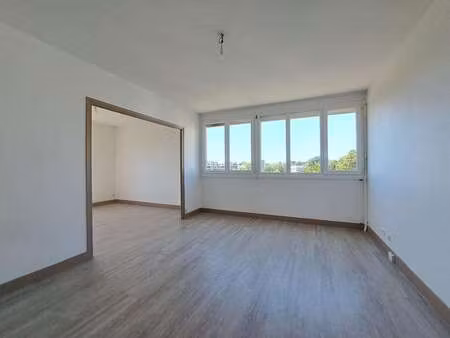 location appartement 4 pièces à saint-herblain (44800) : à louer 4 pièces / 74m² saint-her