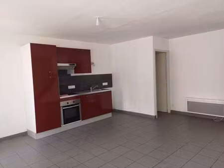 location appartement 3 pièces à saint-mesmin (85700) : à louer 3 pièces / 58m² saint-mesmi