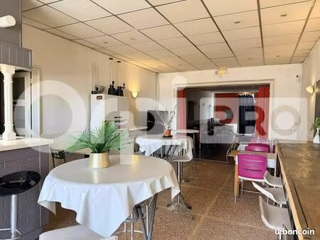 bâtiment 250 m²