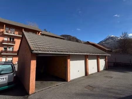 garage fermé – résidence du sorbier