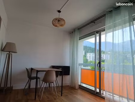 appartement renové en face de l'iut
