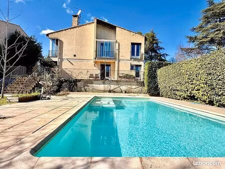 propriété 7 pièces 185 m²
