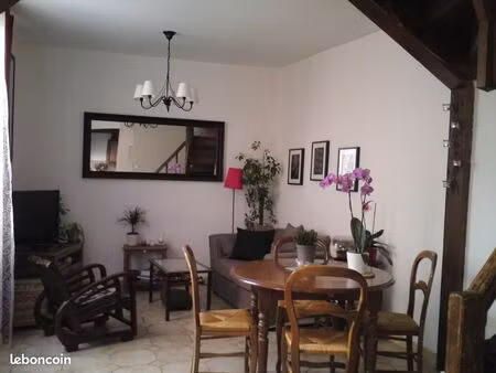 3 pièces 60m²
