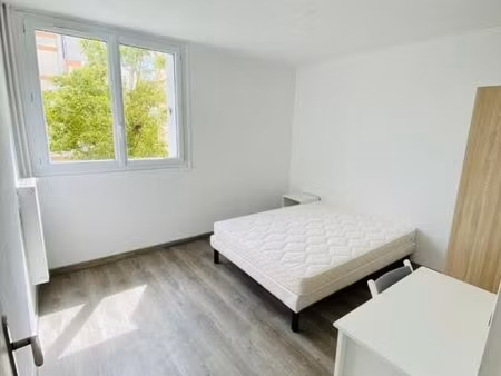 chambre 1 pièce 11 m²