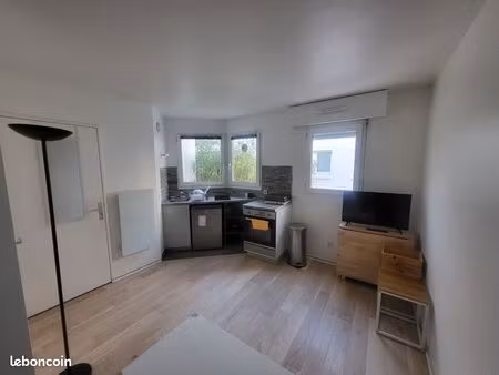 studio meublé 20 m² à suresnes – proche tramway et la défense – parking en option