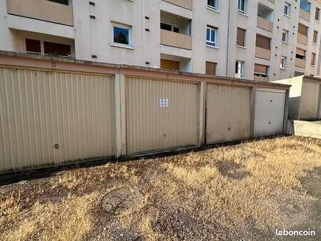parking/box auxerre