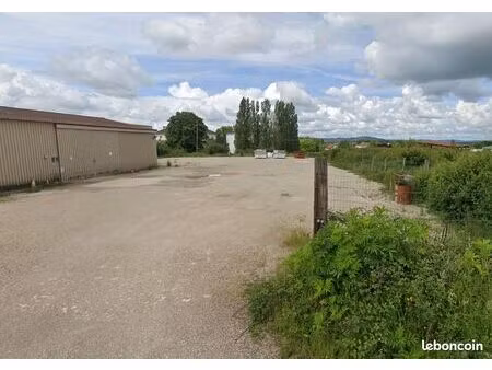 hangar zi avec terrain 3200m2. constructible
