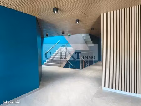 local bureaux 2 655 m²