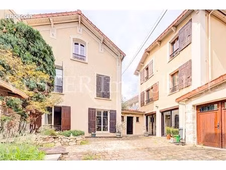 maison 7 pièces 185 m²