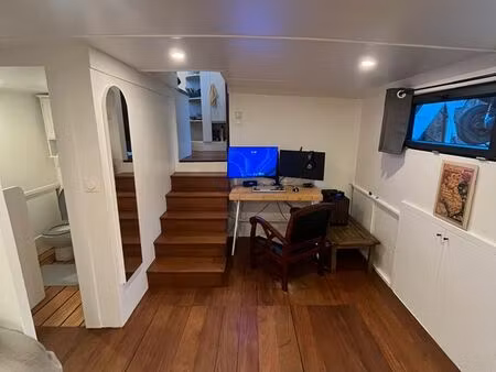 loue studio sur péniche - étudiant(e) seulement