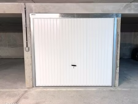 box neuf 12 m2 - saint-pierre-du-perray